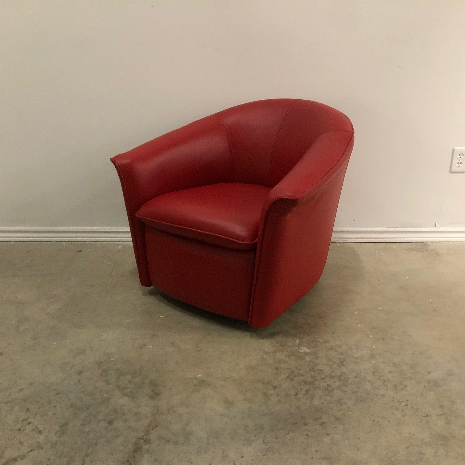 SCOOP RED LEATHER SWIVEL CHAIR BY CORIUM ITALIA