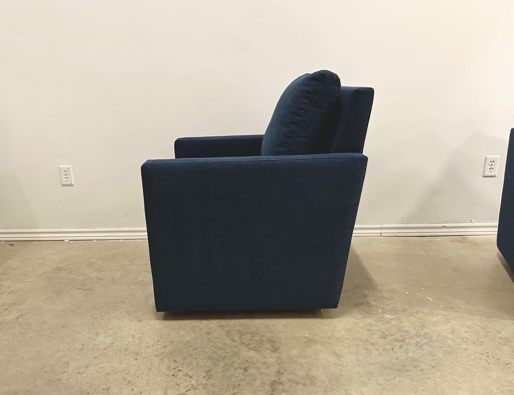 ARLO SWIVEL CHAIR