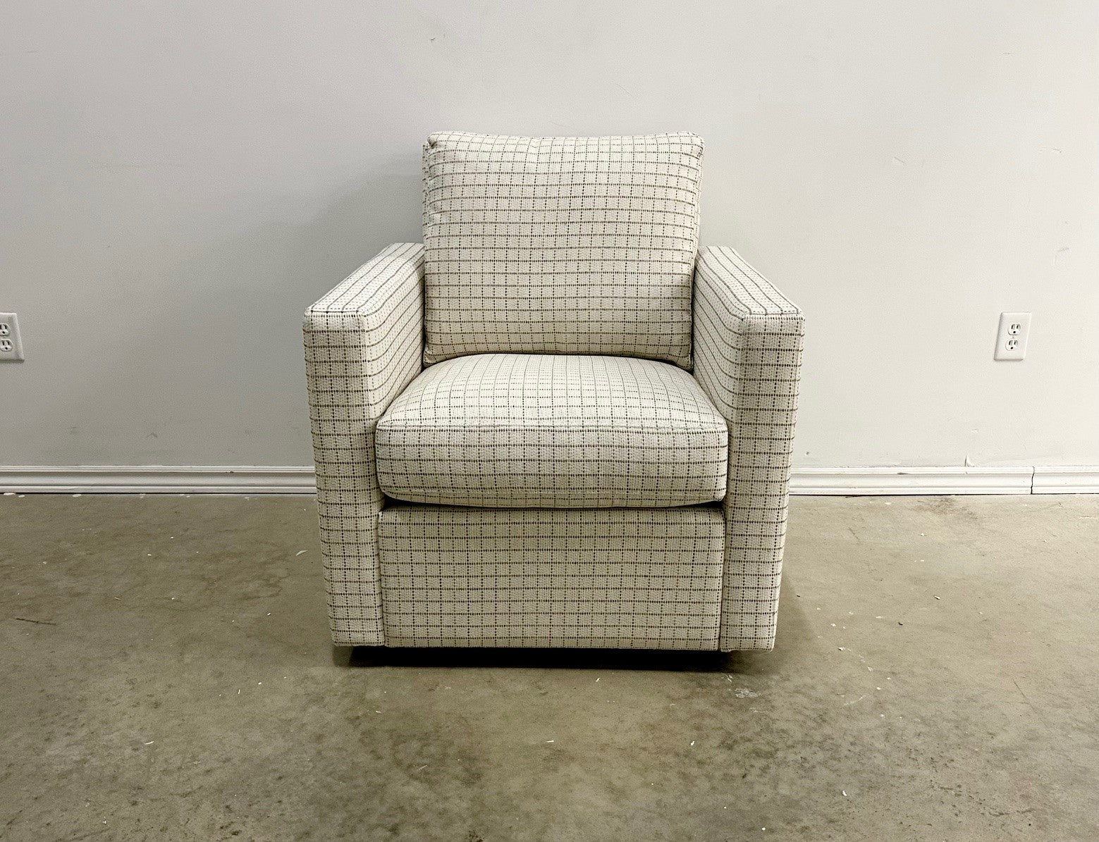 ARLO SWIVEL CHAIR
