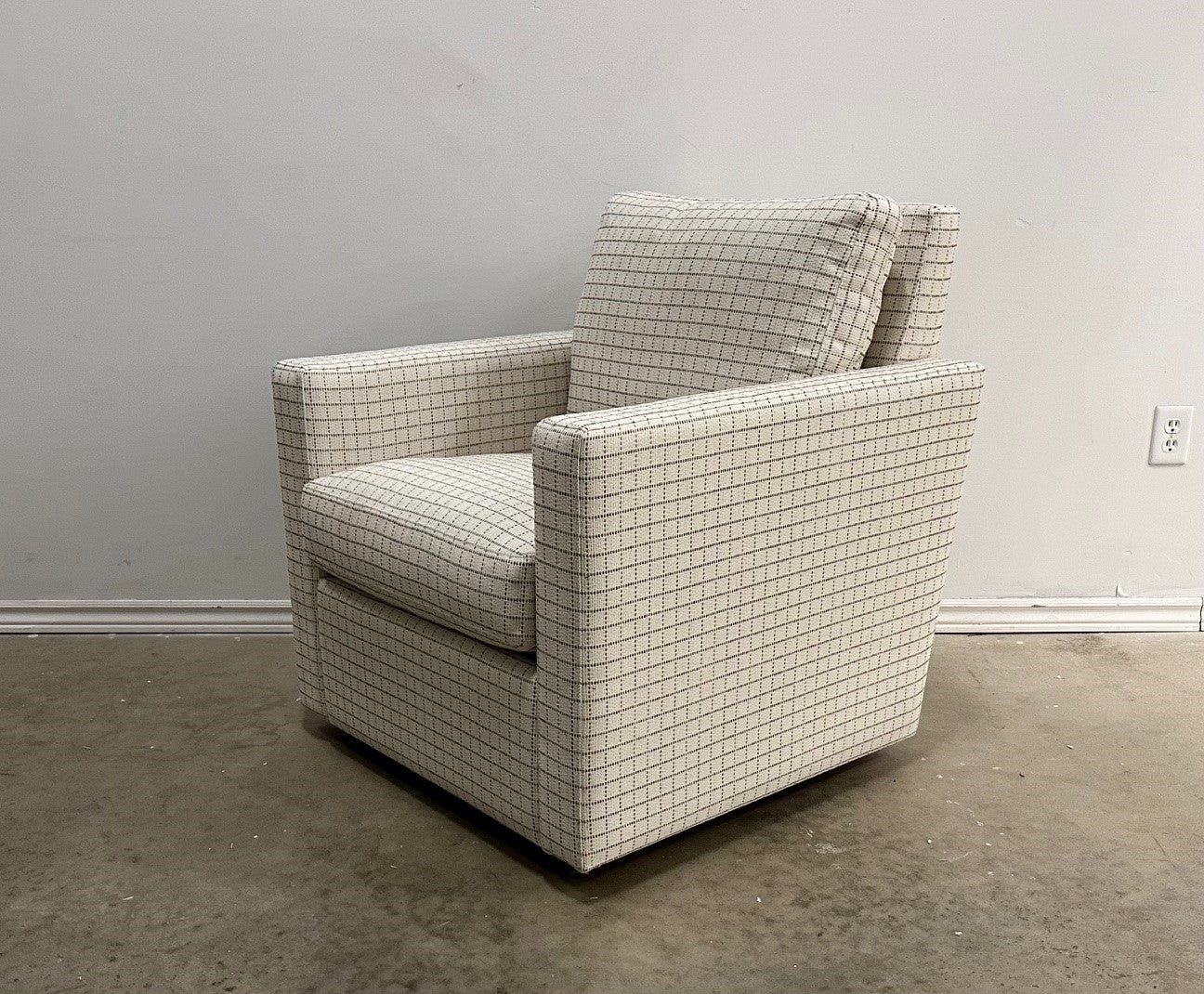 ARLO SWIVEL CHAIR