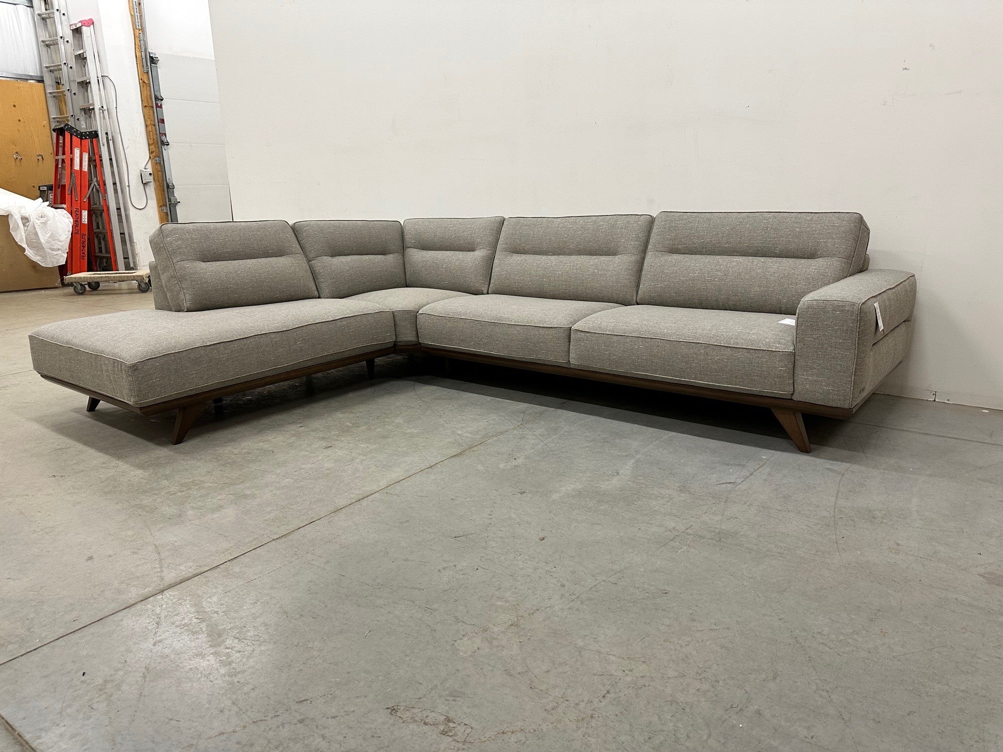 ADRENALINA FABRIC SECTIONAL