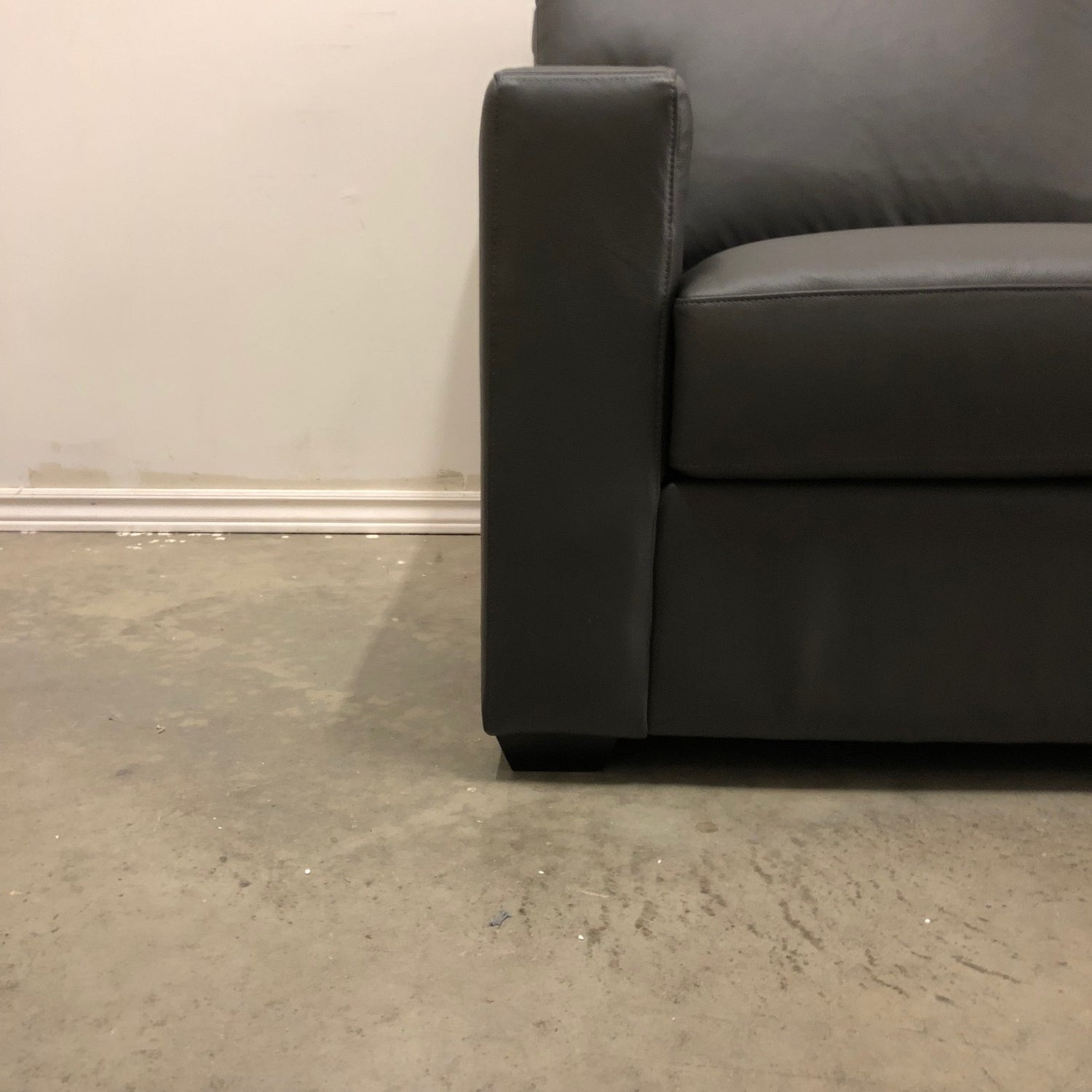 CAMPIO 695 LEATHER SOFA