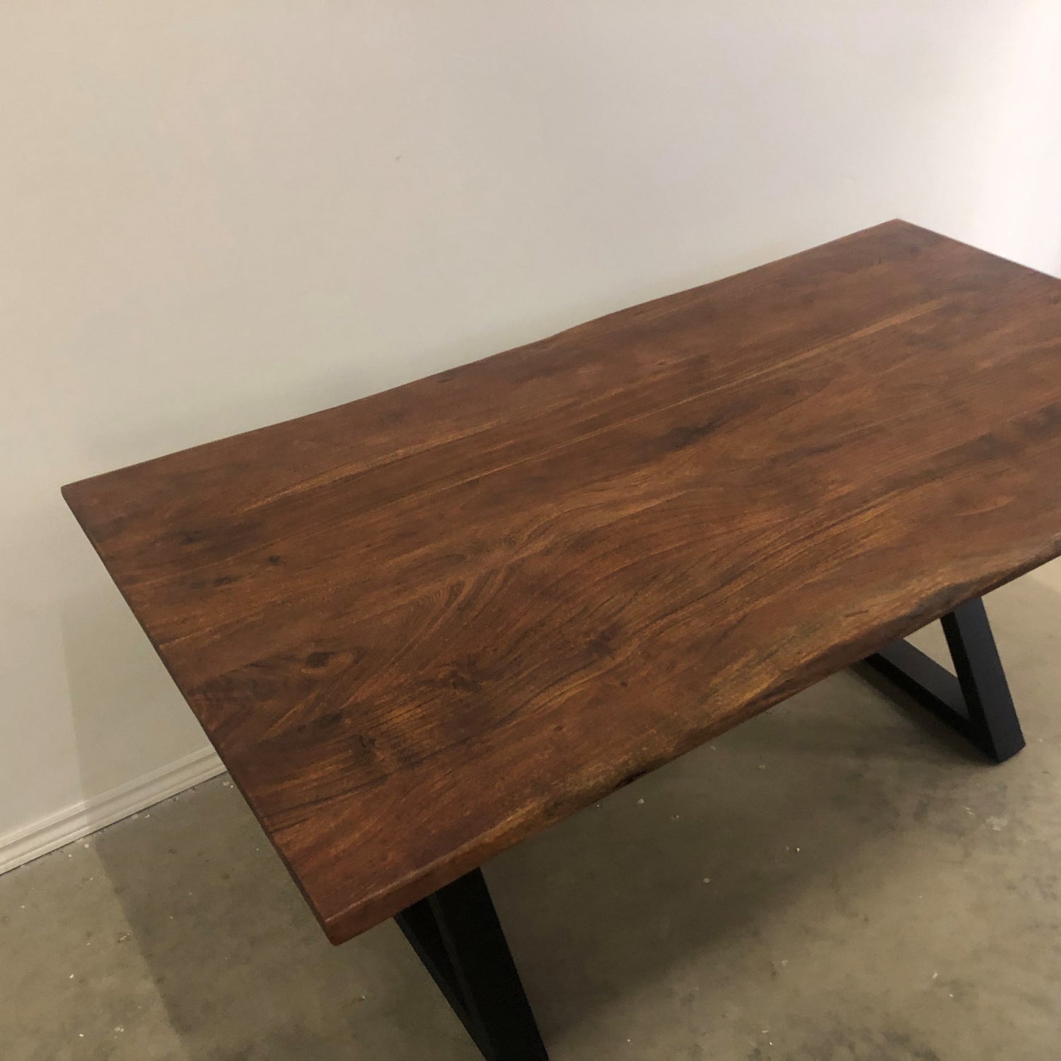 UNIQUE SOLID WOOD DINING TABLES