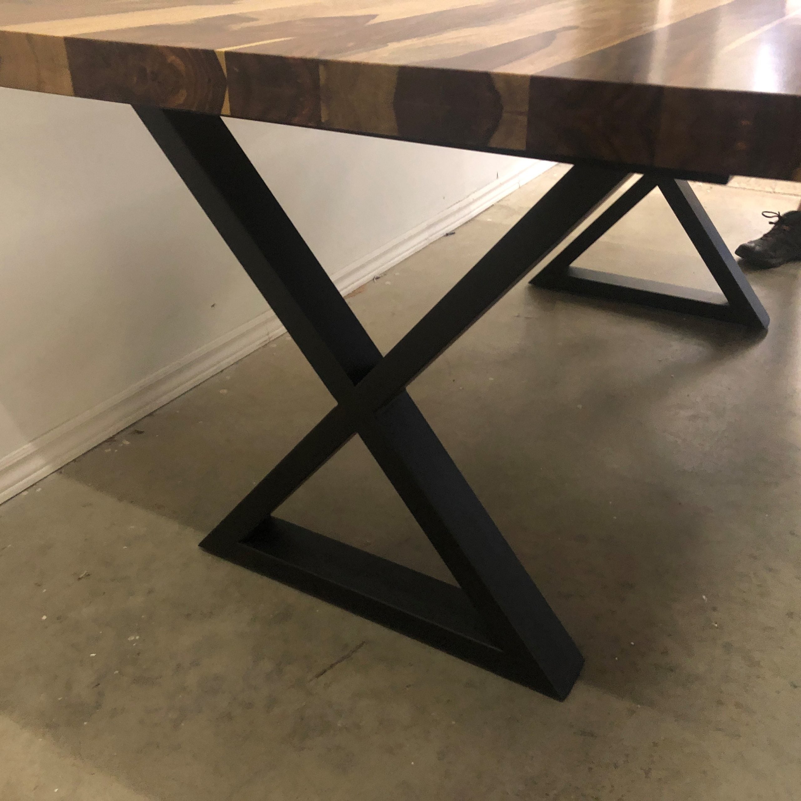 UNIQUE SOLID WOOD DINING TABLES