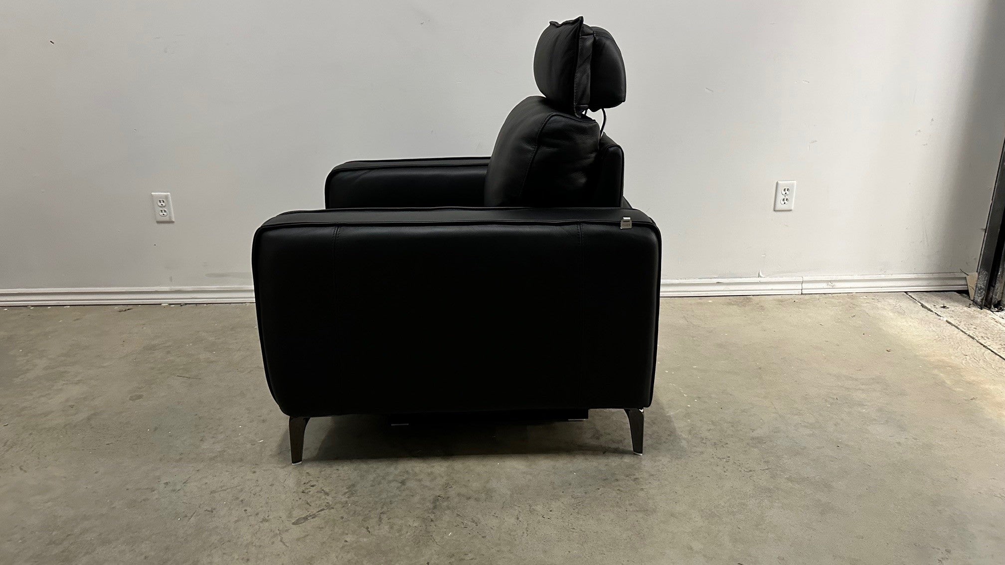 DANVER LEATHER POWER RECLINER (black)