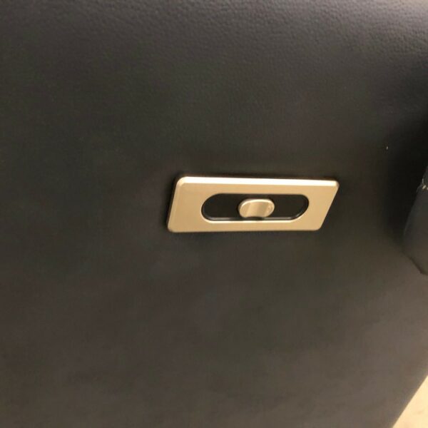 C0042 LEATHER RECLINING LIFT CHAIR