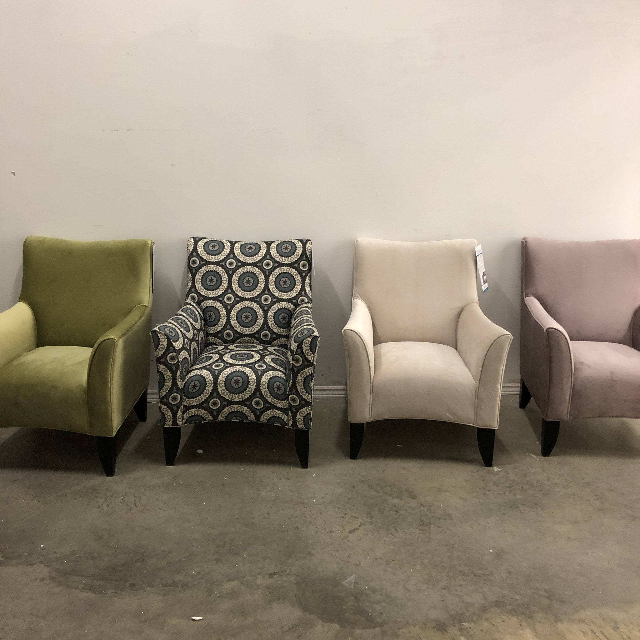 HINDLEY FABRIC ACCENT CHAIR