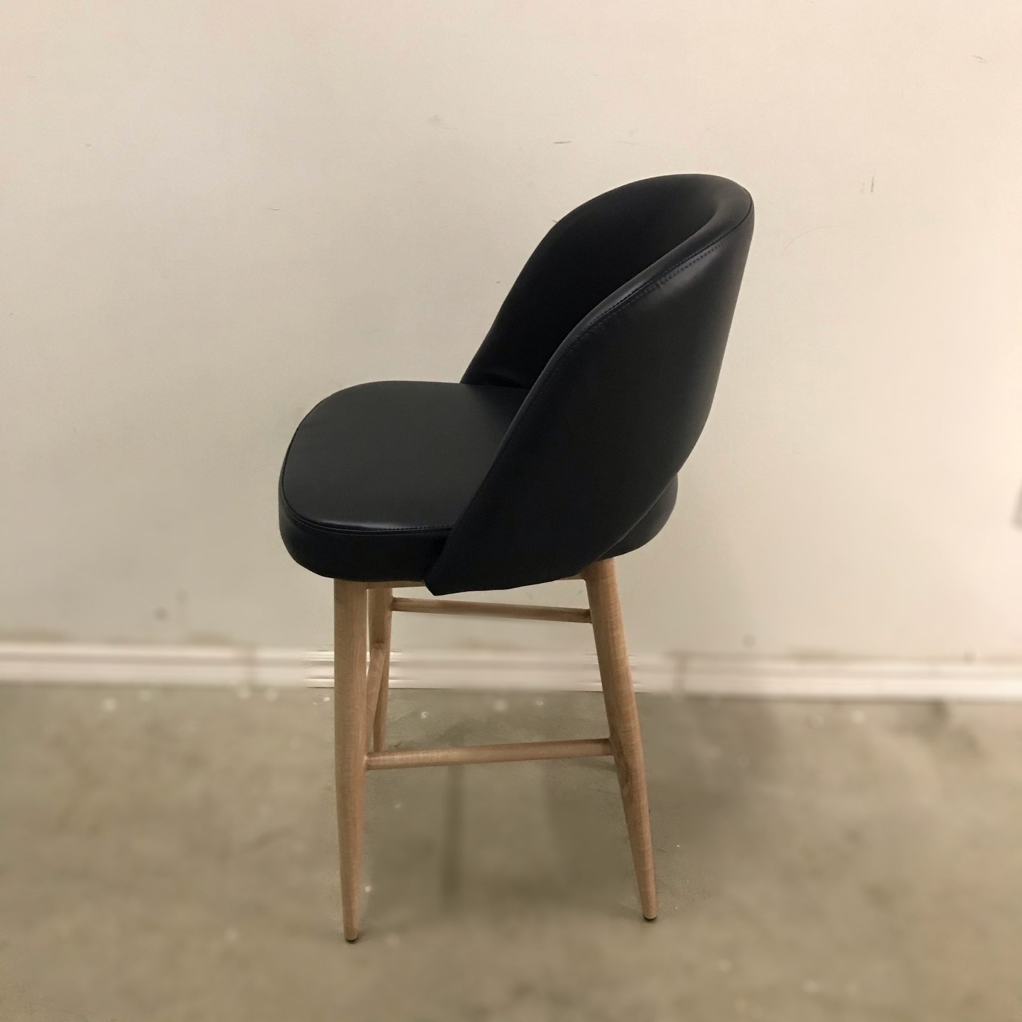 HENRICK COUNTER – BAR STOOL