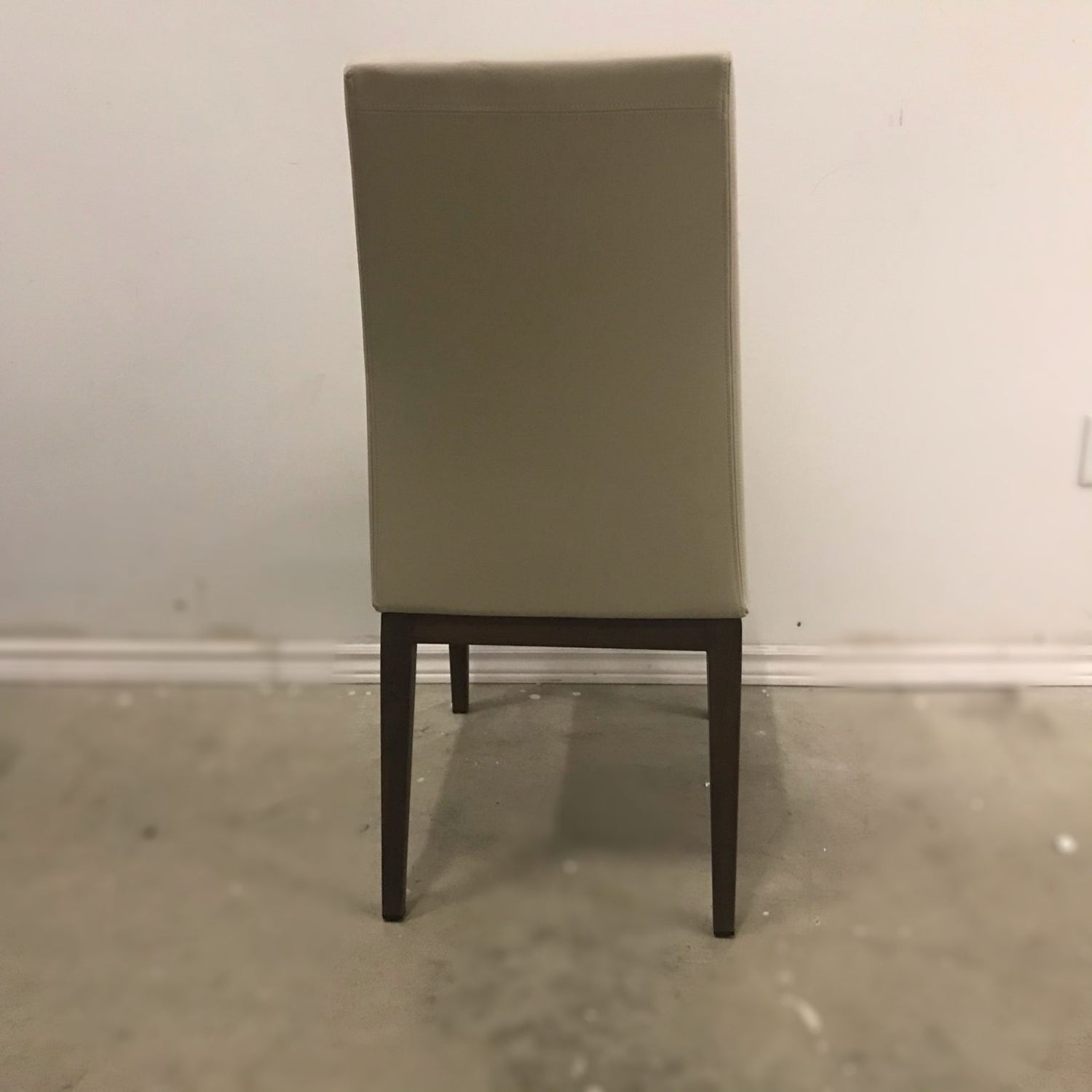 ERIKA MODERN DINING CHAIR
