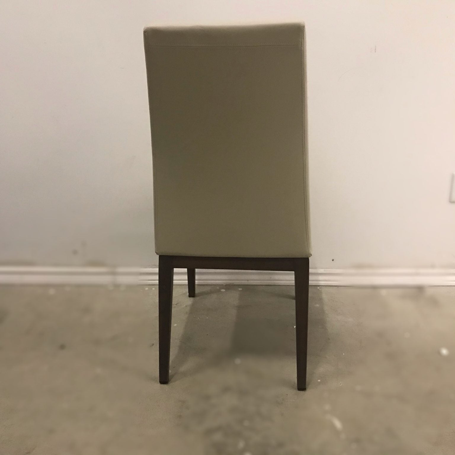 ERIKA MODERN DINING CHAIR