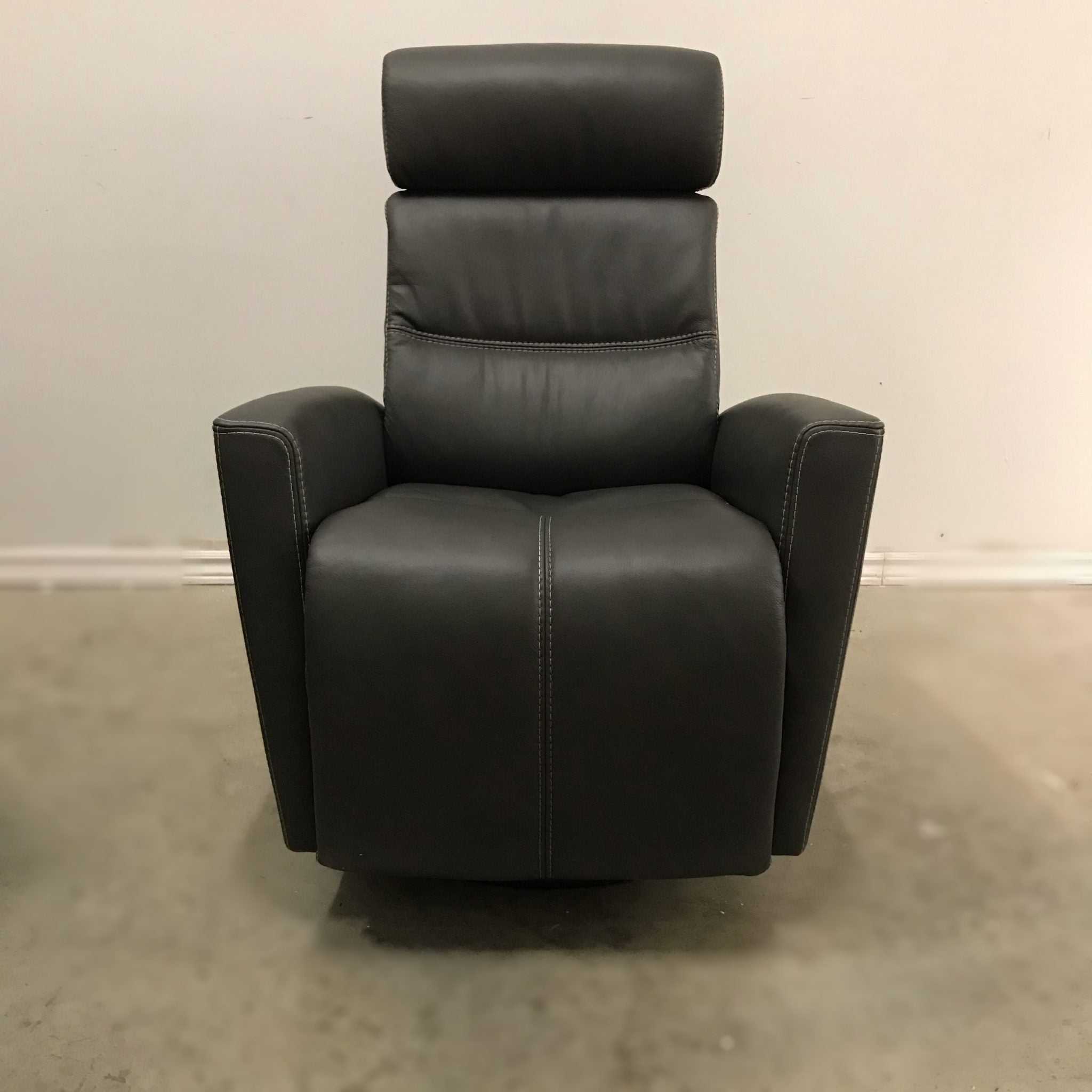 MILAN MOTORIZED RECLINER BY FJORDS