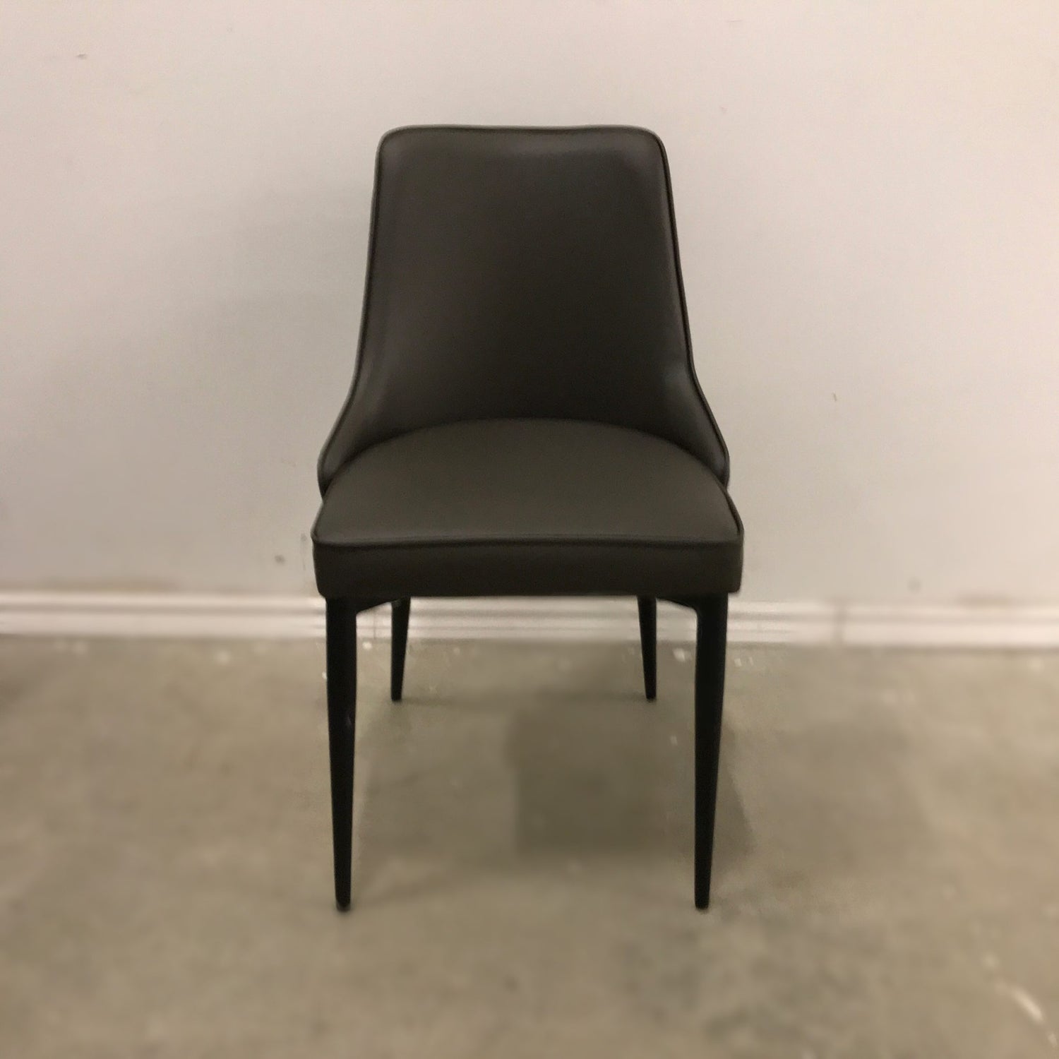 ROBIN MODERN DINING CHAIR