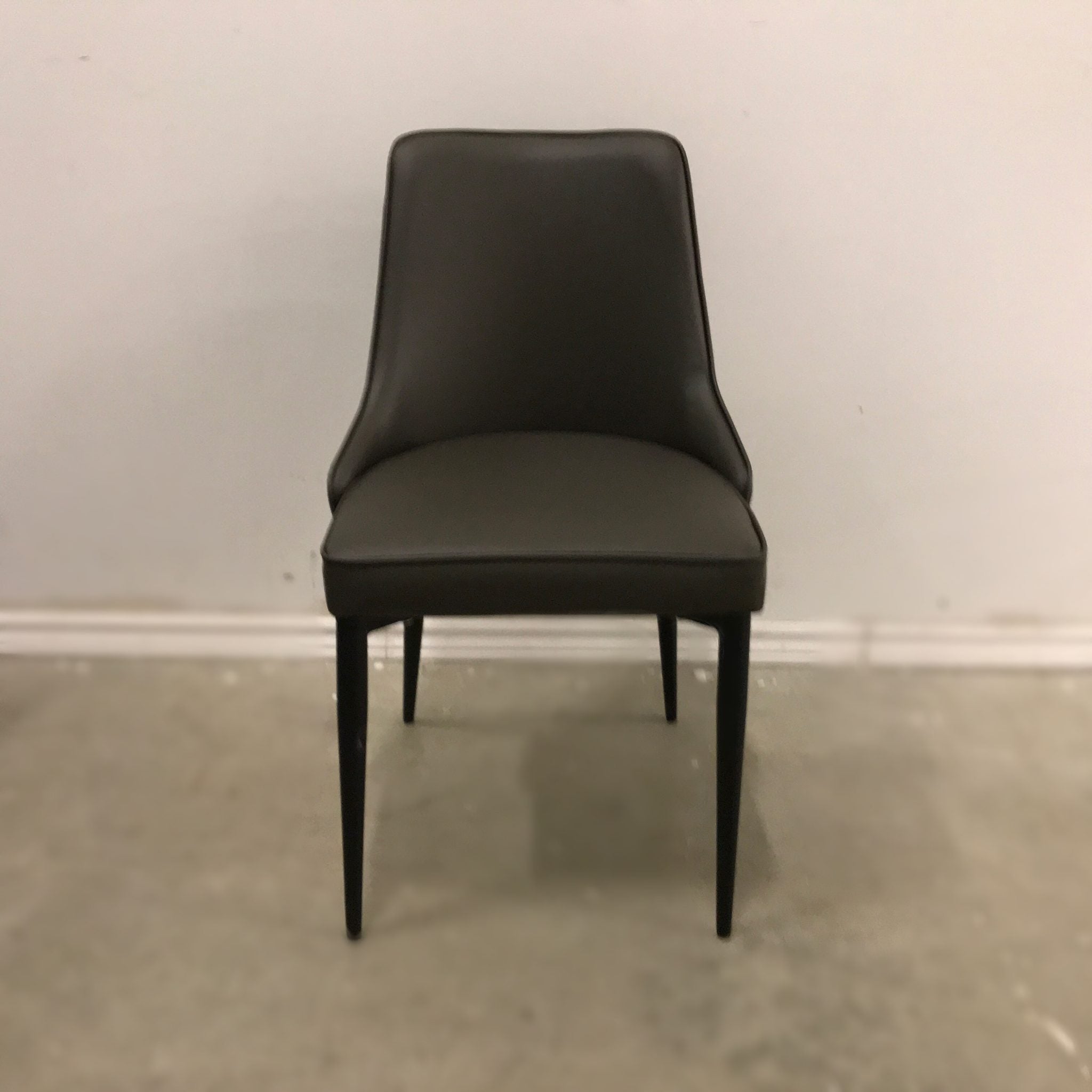 ROBIN MODERN DINING CHAIR