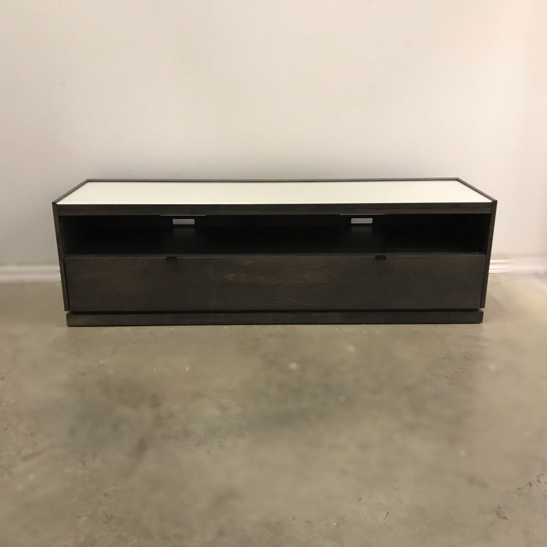 CHLOE ENTERTAINMENT CONSOLE