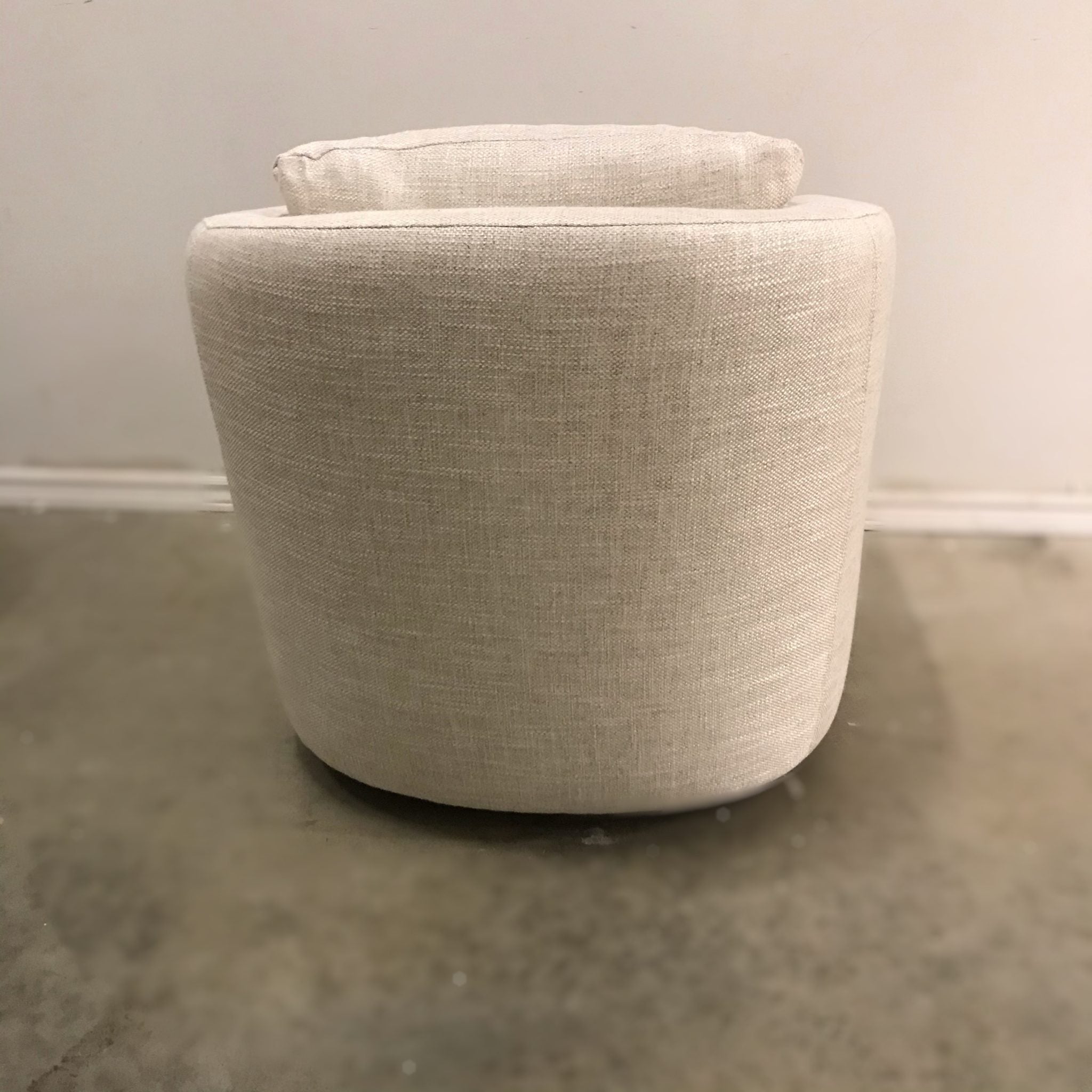PRETTY SWIVEL CHAIR By Marc Antonio Design