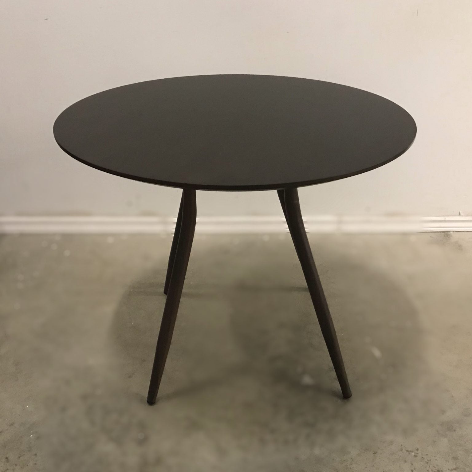 CARIBOU 36″ ROUND TABLE