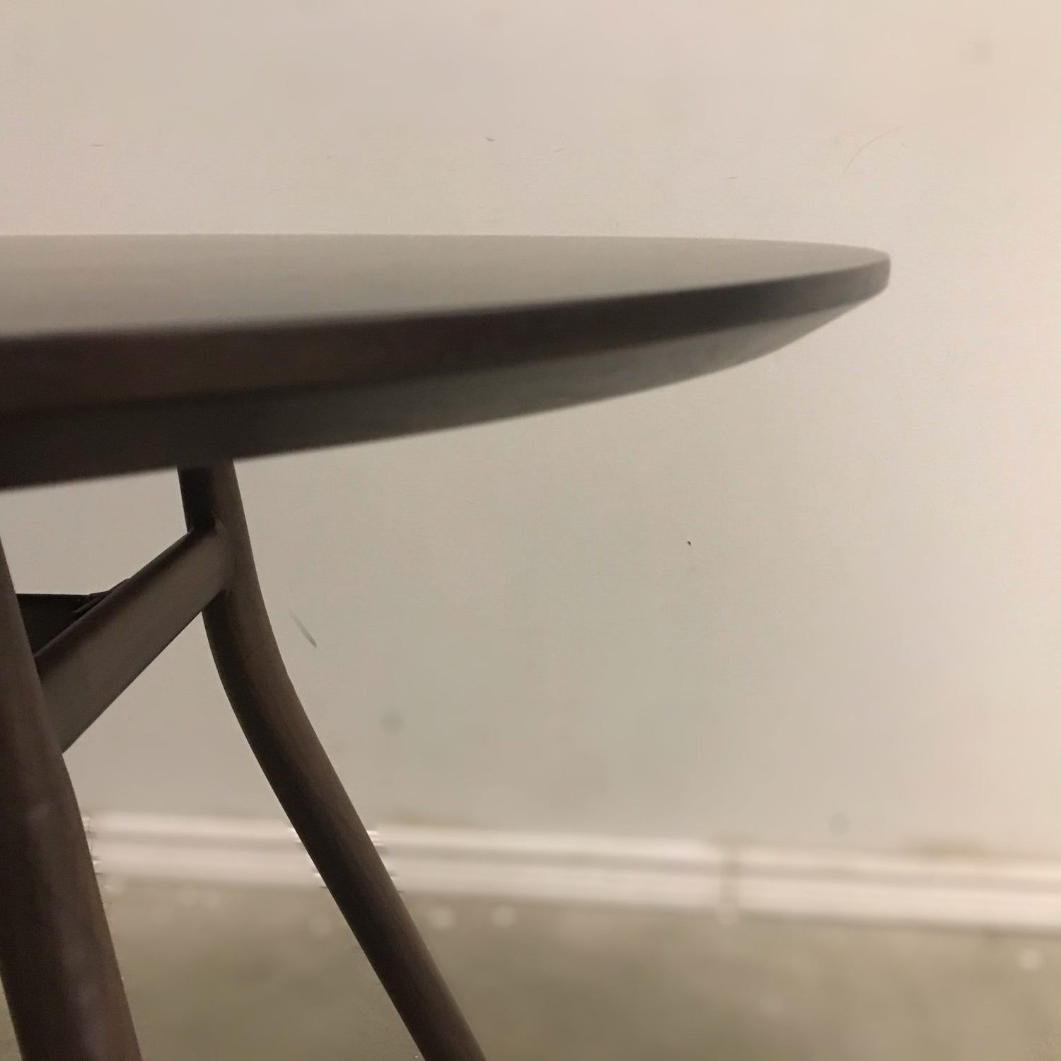 CARIBOU 36″ ROUND TABLE
