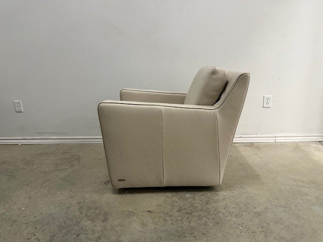 INSIDE SWIVEL ARMCHAIR