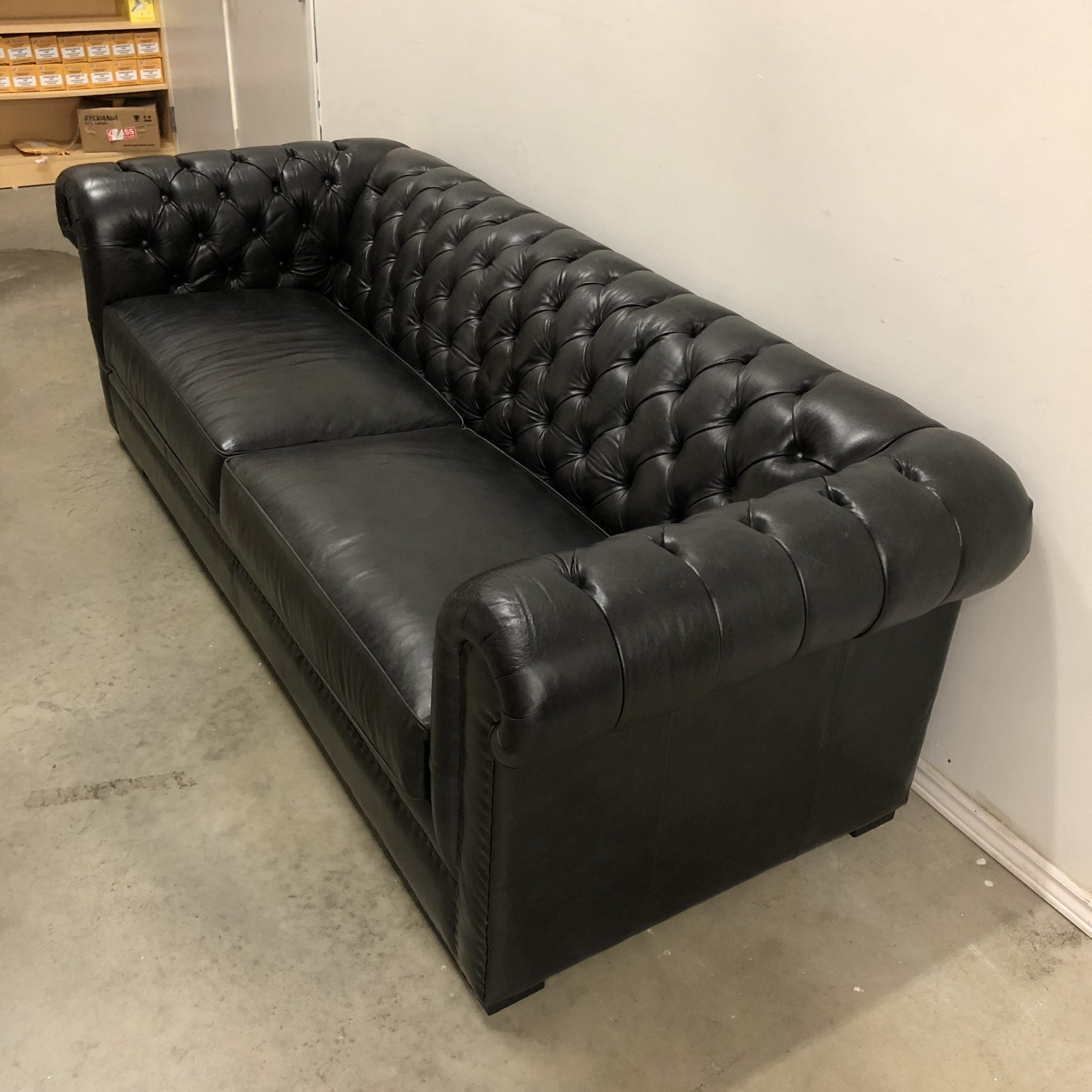 KENNEDY TUFTED LEATHER SOFA