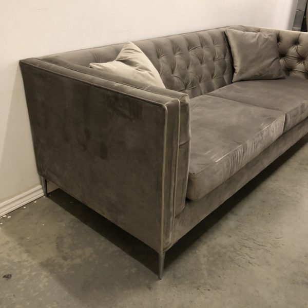 LEO TUFTED FABRIC SOFA