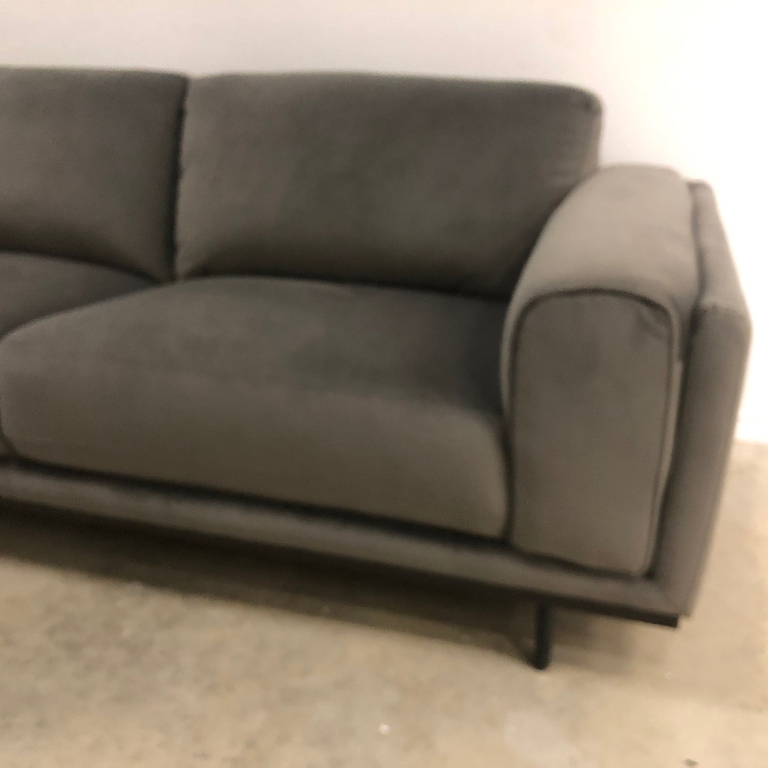 LEONARDO FABRIC SOFA
