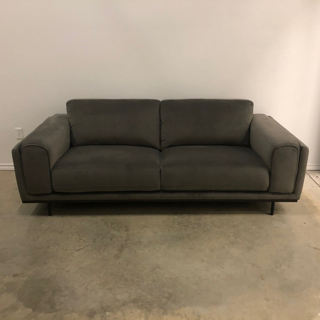 LEONARDO FABRIC SOFA