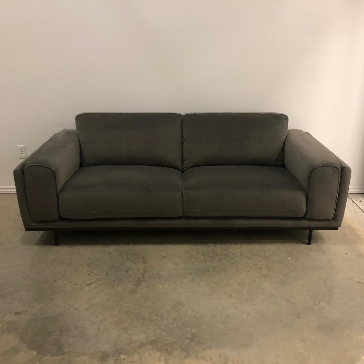 LEONARDO FABRIC SOFA