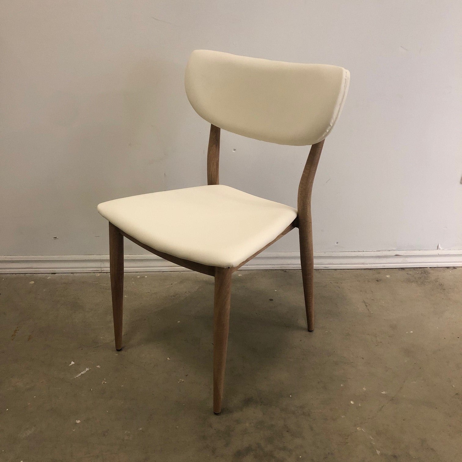MAVERICK MODERN DINING CHAIR In WHITE