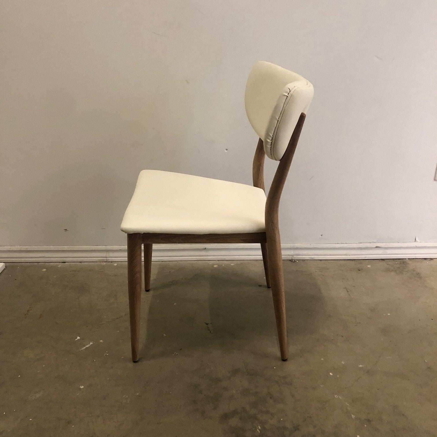MAVERICK MODERN DINING CHAIR In WHITE