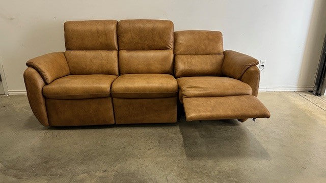 NATUZZI MEMPHIS RECLINING LEATHER SOFA C286