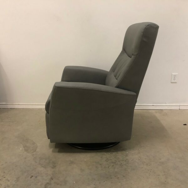 OSLO Large Swing Relaxer Recliner