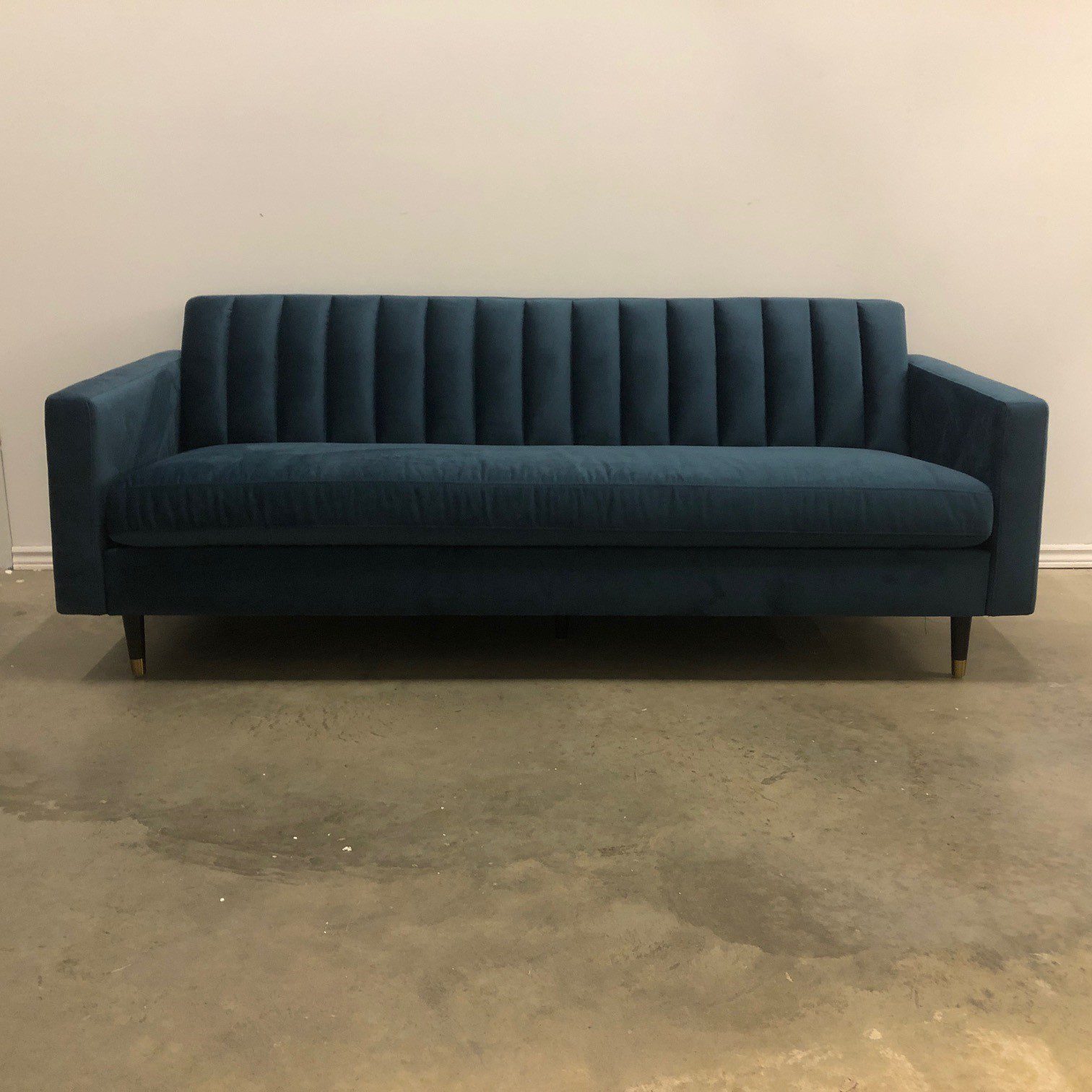 PERLICAN SOFA