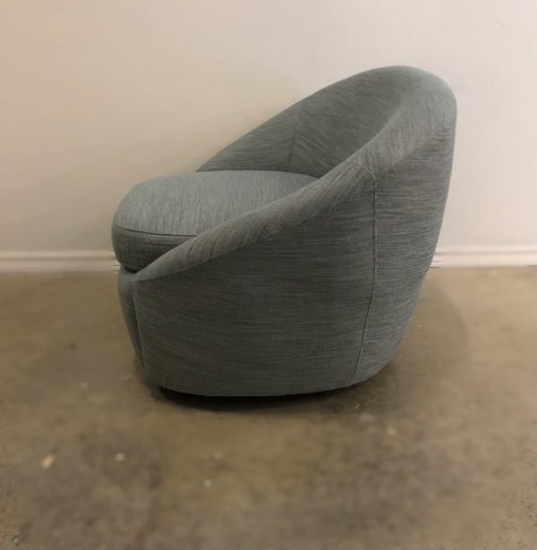 PILL SWIVEL TUB CHAIR