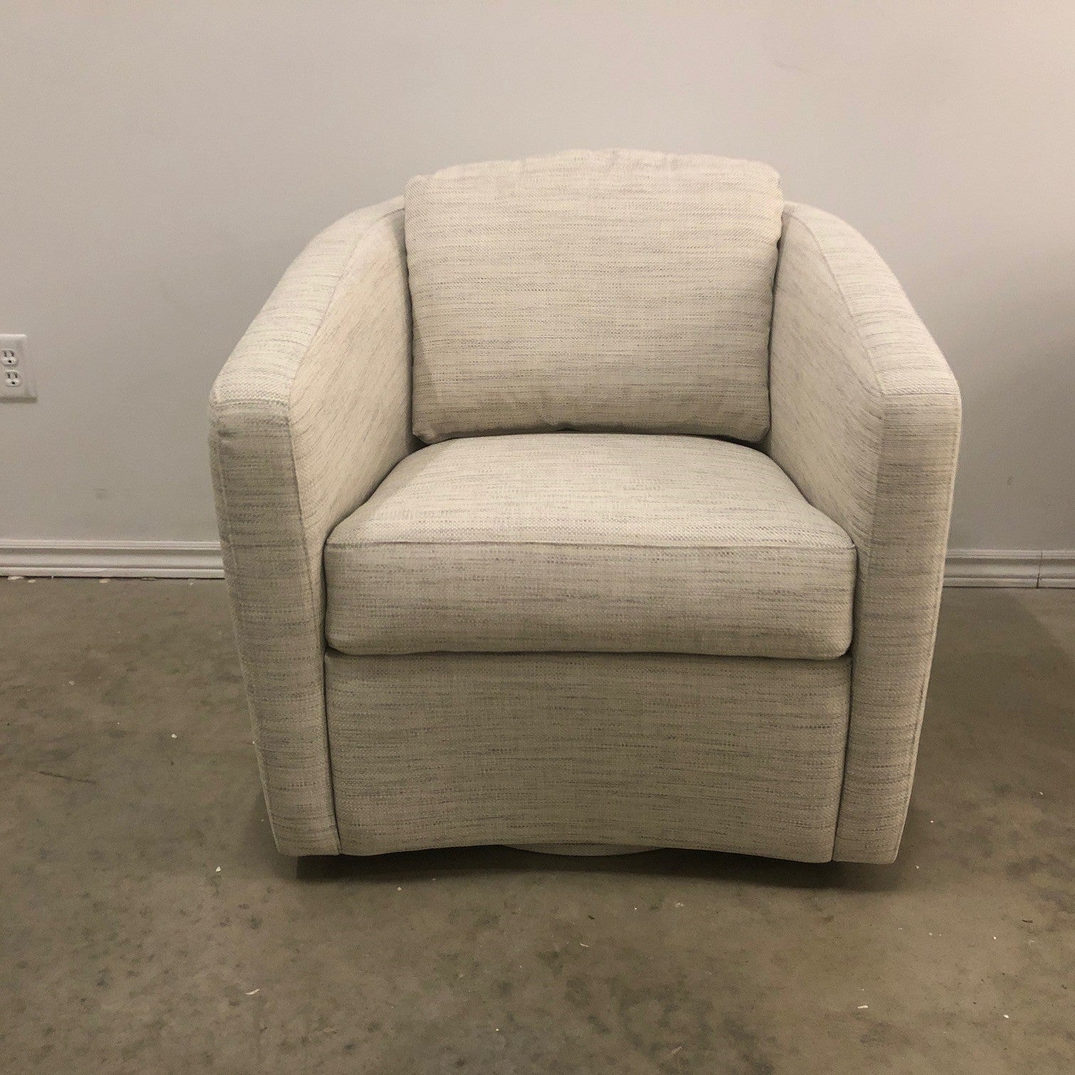PRETTY SWIVEL CHAIR By Marc Antonio Design