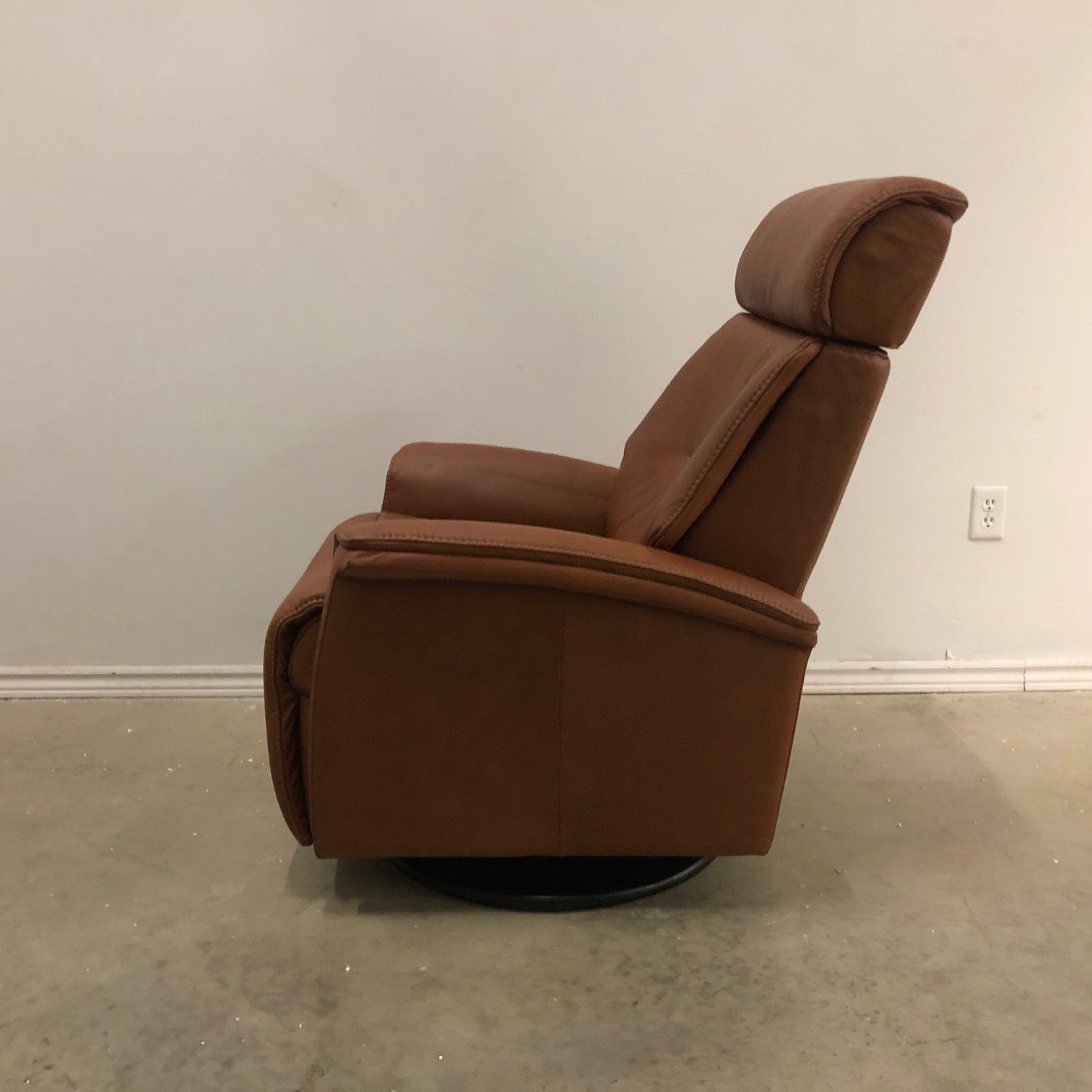 ROME SWIVEL ROCKER POWER RECLINER