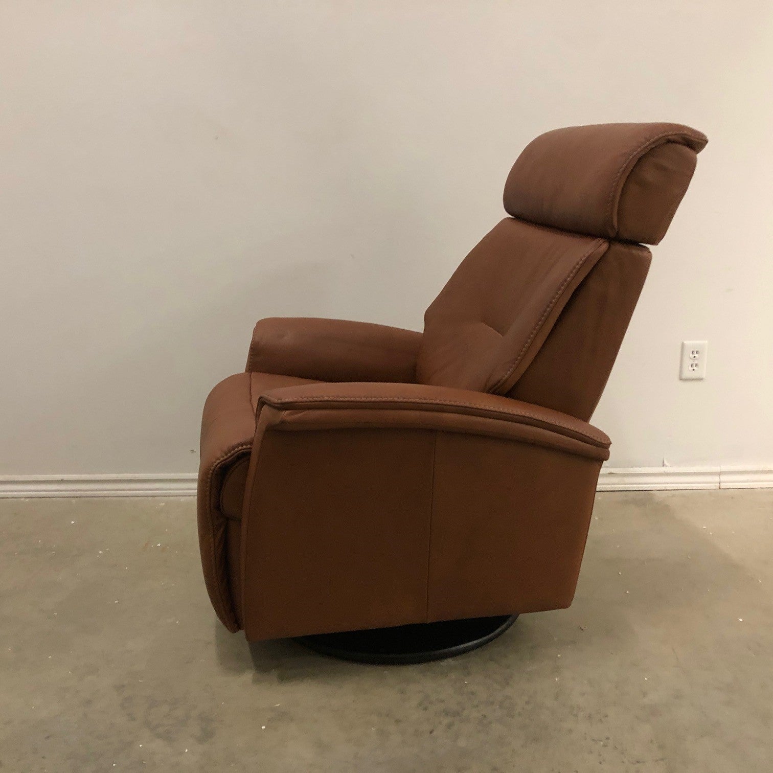 ROME SWIVEL ROCKER POWER RECLINER