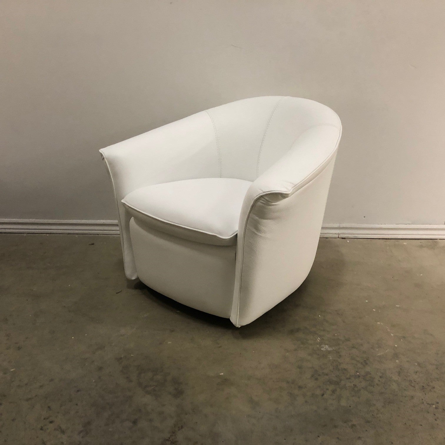 SCOOP WHITE LEATHER SWIVEL CHAIR BY CORIUM ITALIA