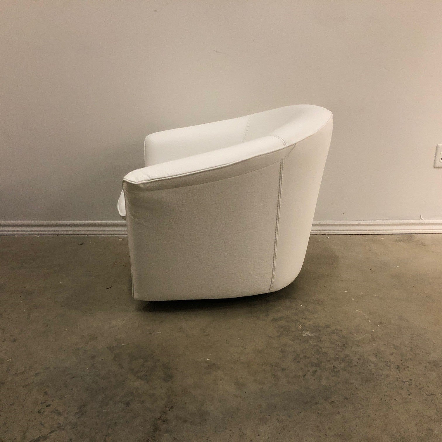 SCOOP WHITE LEATHER SWIVEL CHAIR BY CORIUM ITALIA