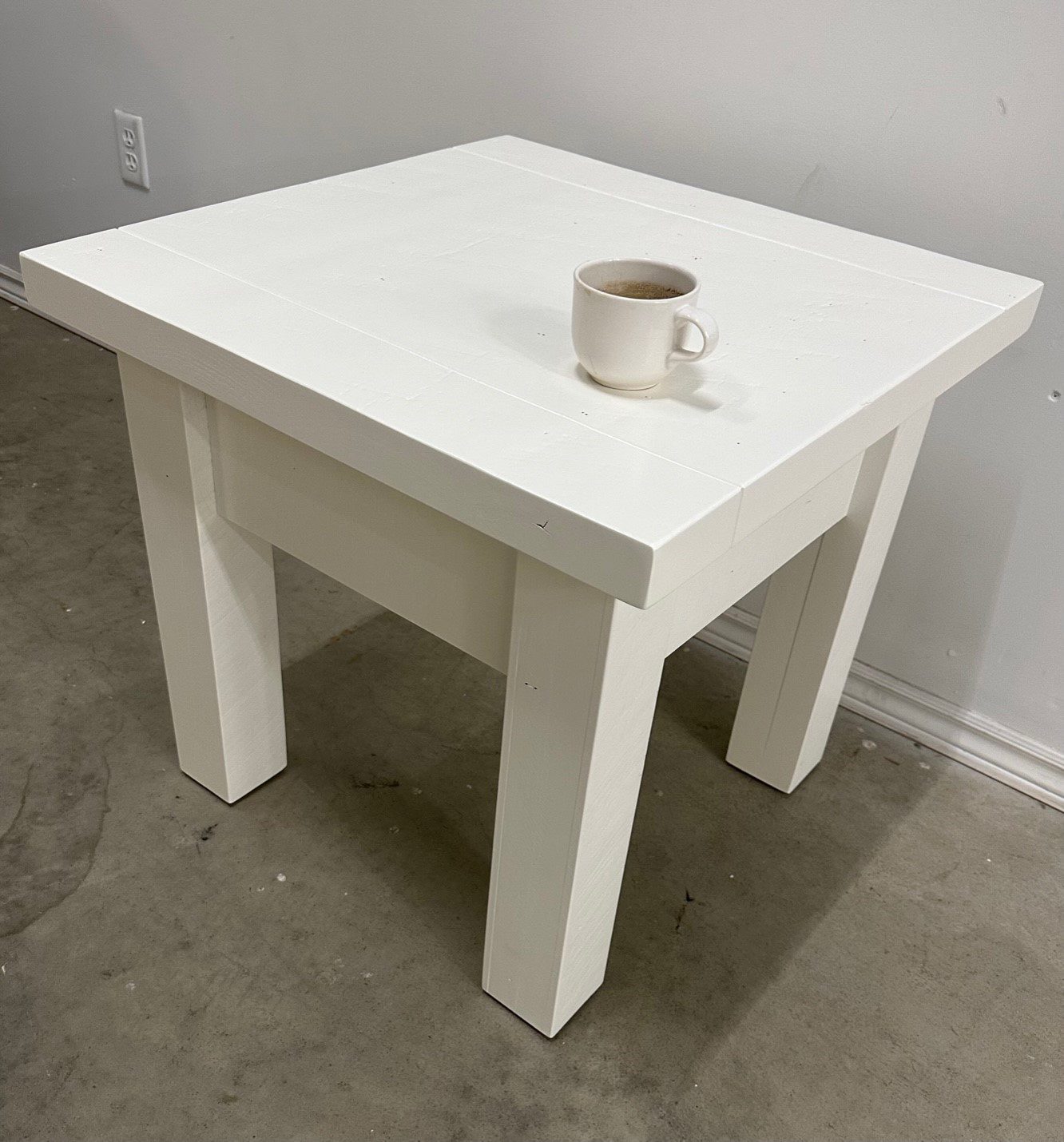 TAHOE SOLID HAND MADE END TABLE In CLOUD WHITE