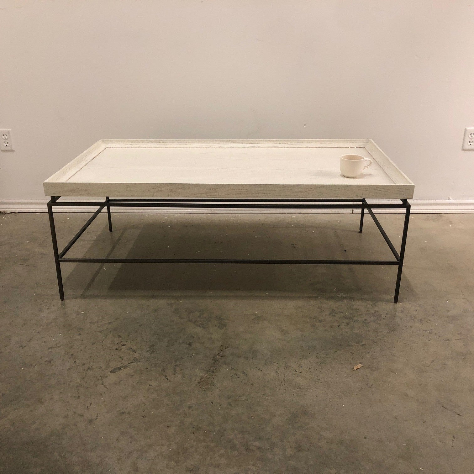 PRESTON COCKTAIL TABLE