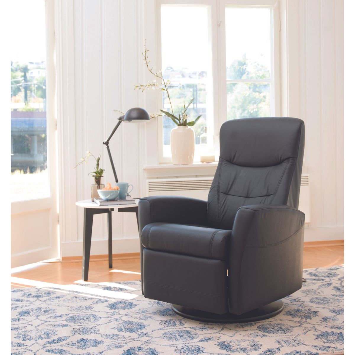 OSLO Large Swing Relaxer Recliner