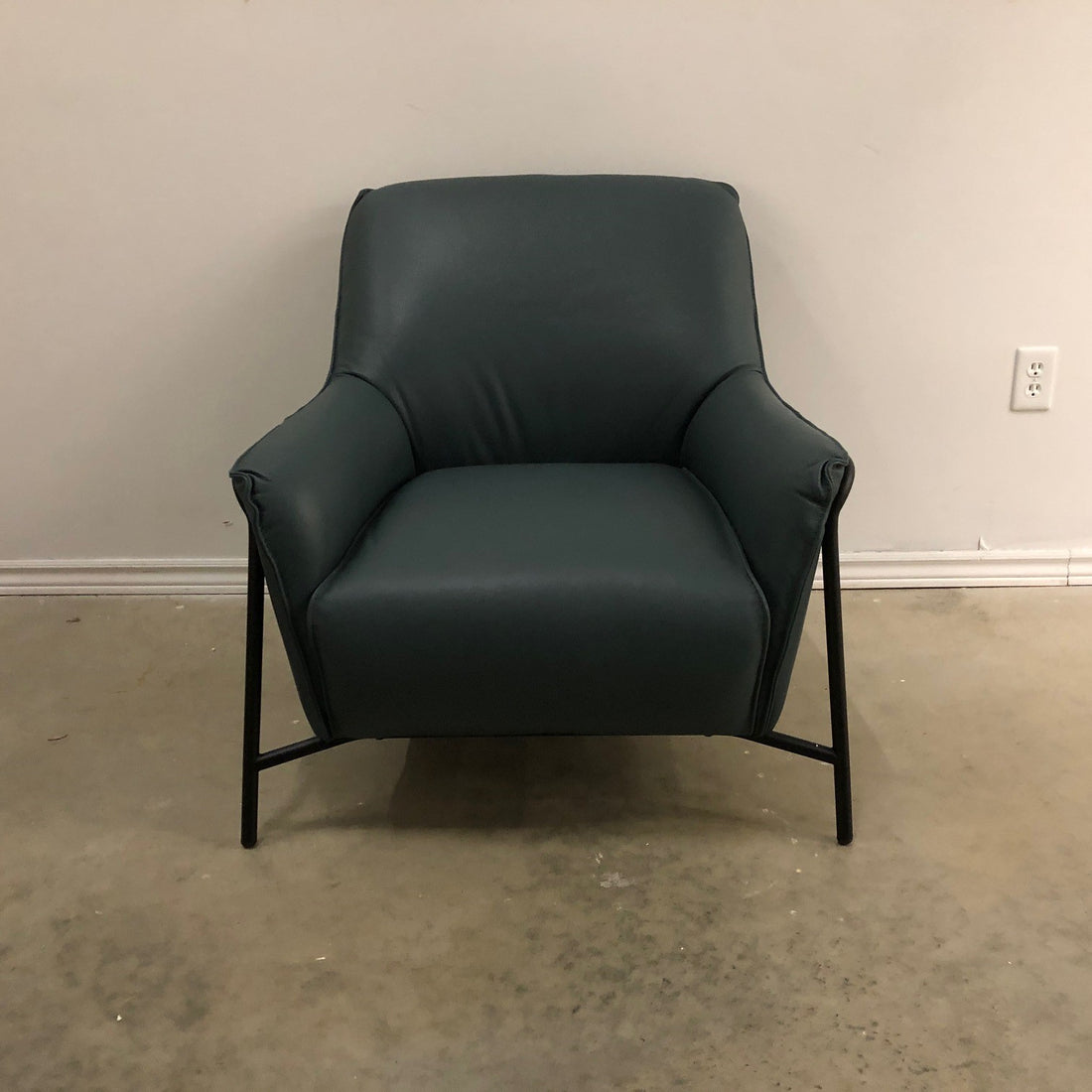 BIRBA ITALIAN LEATHER CHAIR