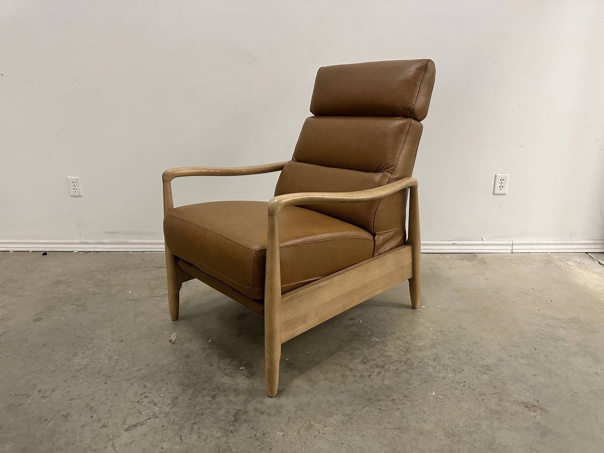 BURGEO LEATHER PUSHBACK RECLINER