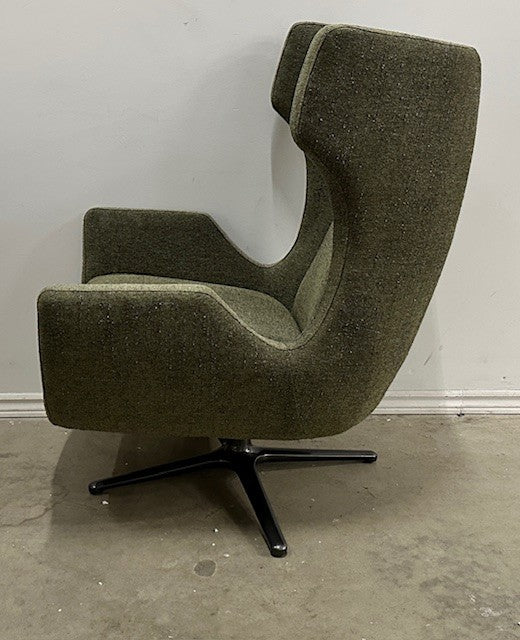 CONCHE FABRIC SWIVEL CHAIR