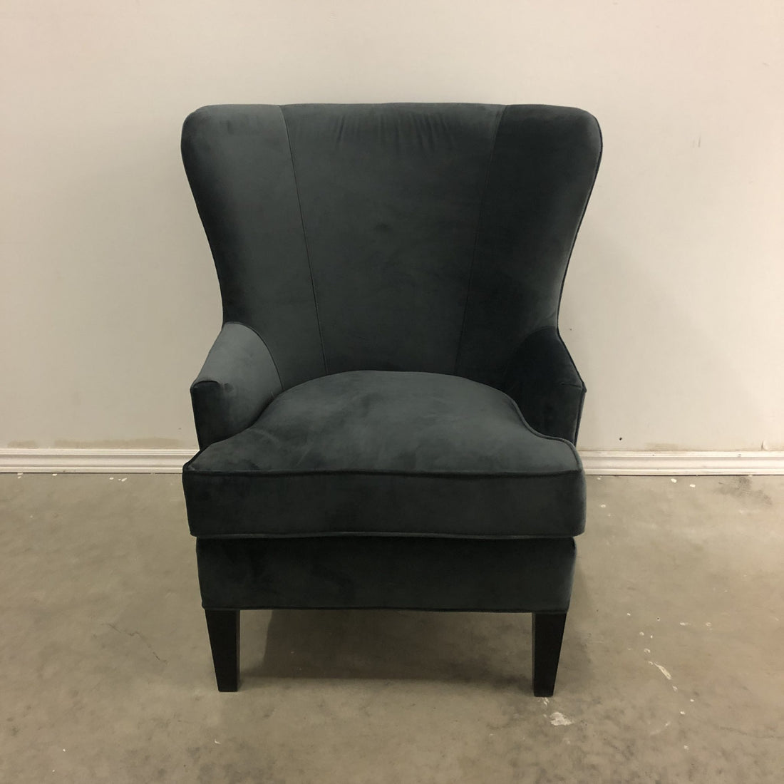 DARWYN WING BACK CHAIR