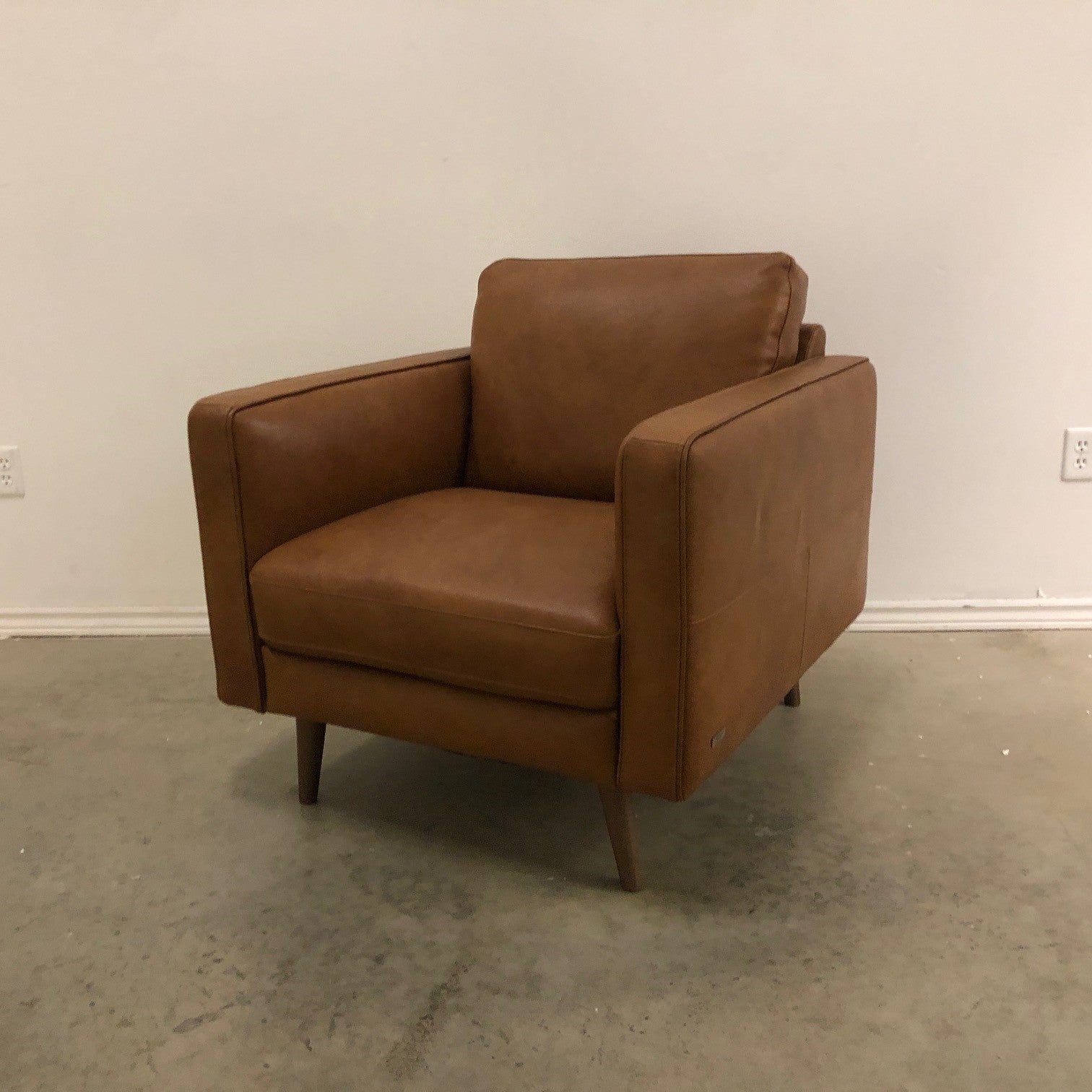 DESTREZZA ITALIAN LEATHER CHAIR