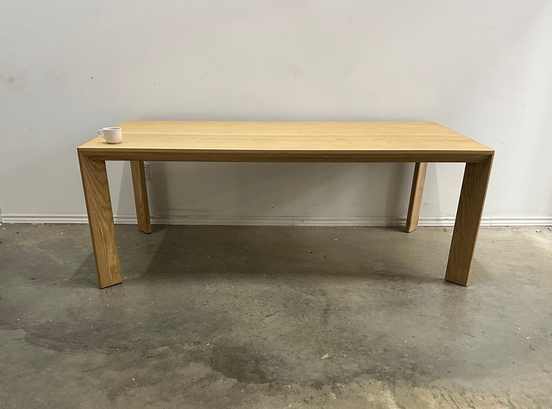 FINLEY DINING TABLE