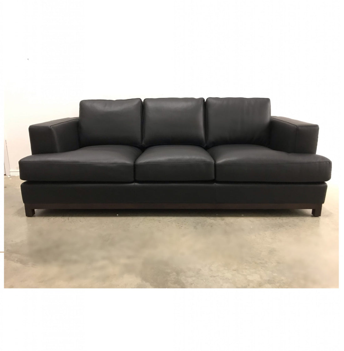 ALBERTO MODERN LEATHER SOFA