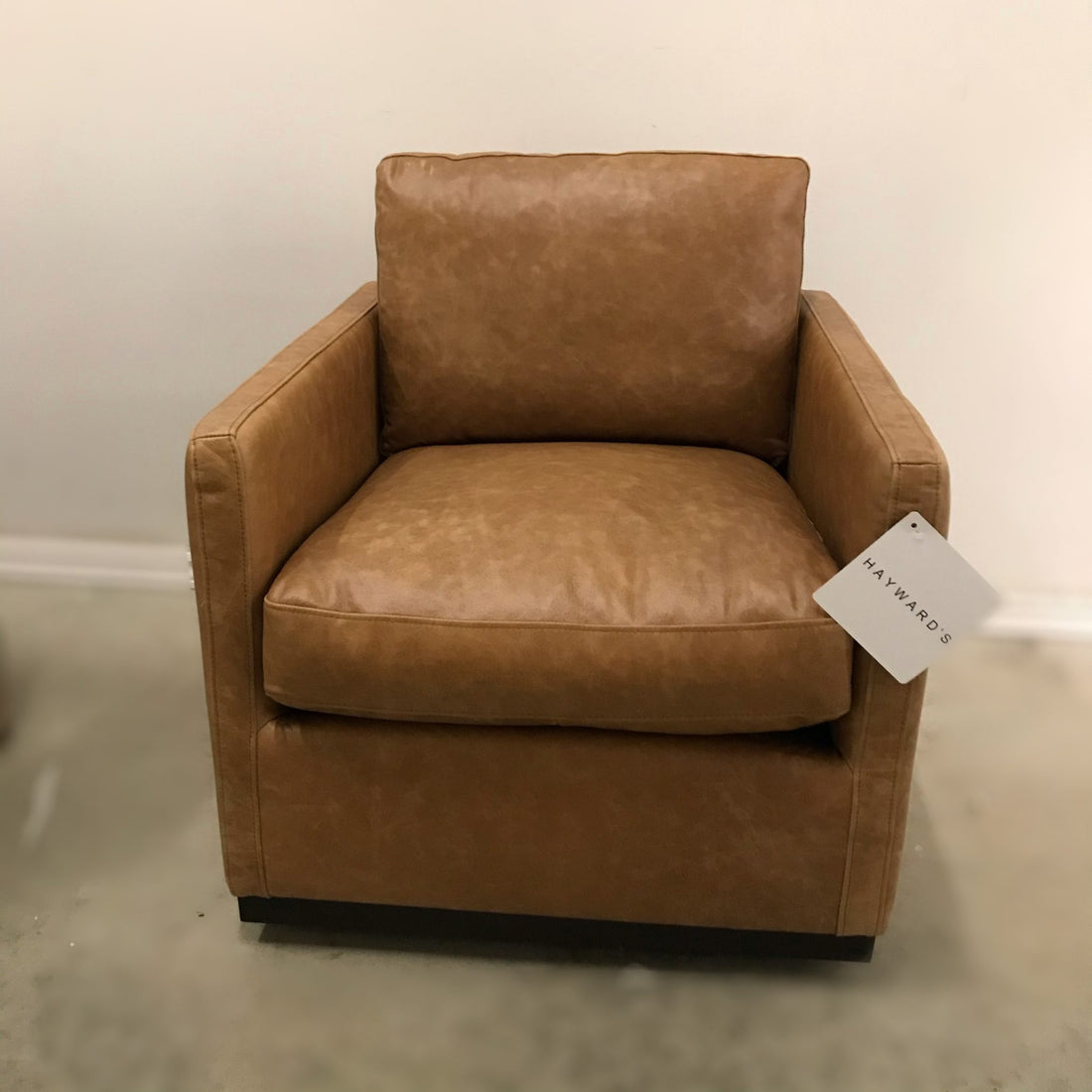 JOHNNY LEATHER SWIVEL ACCENT CHAIR