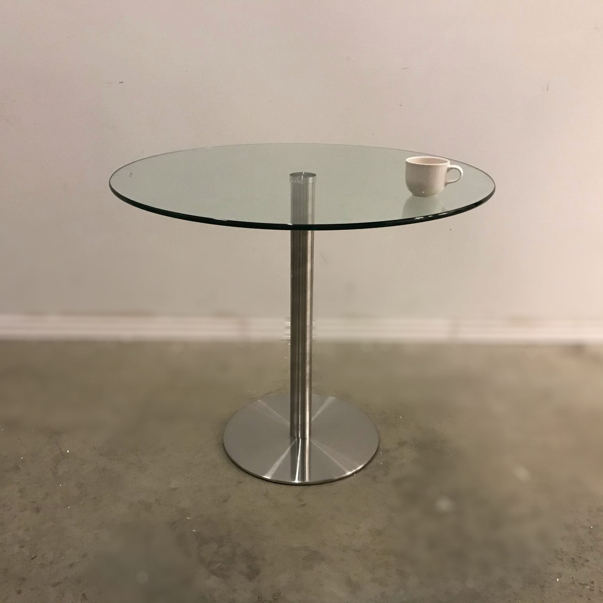 36″ ROUND GLASS TABLE (CHROME BASE)